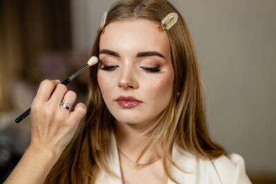 Beautiful,Blonde,Wedding,Bride,With,Makeup,And,Hairstyle ,A,Professional